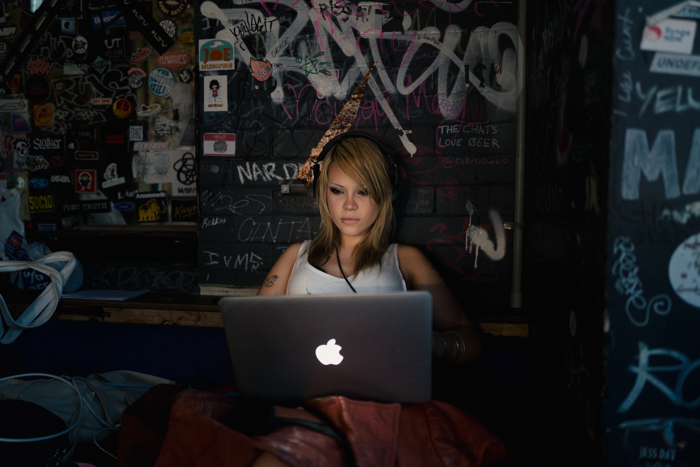 Cat & Calmell - Backstage 4